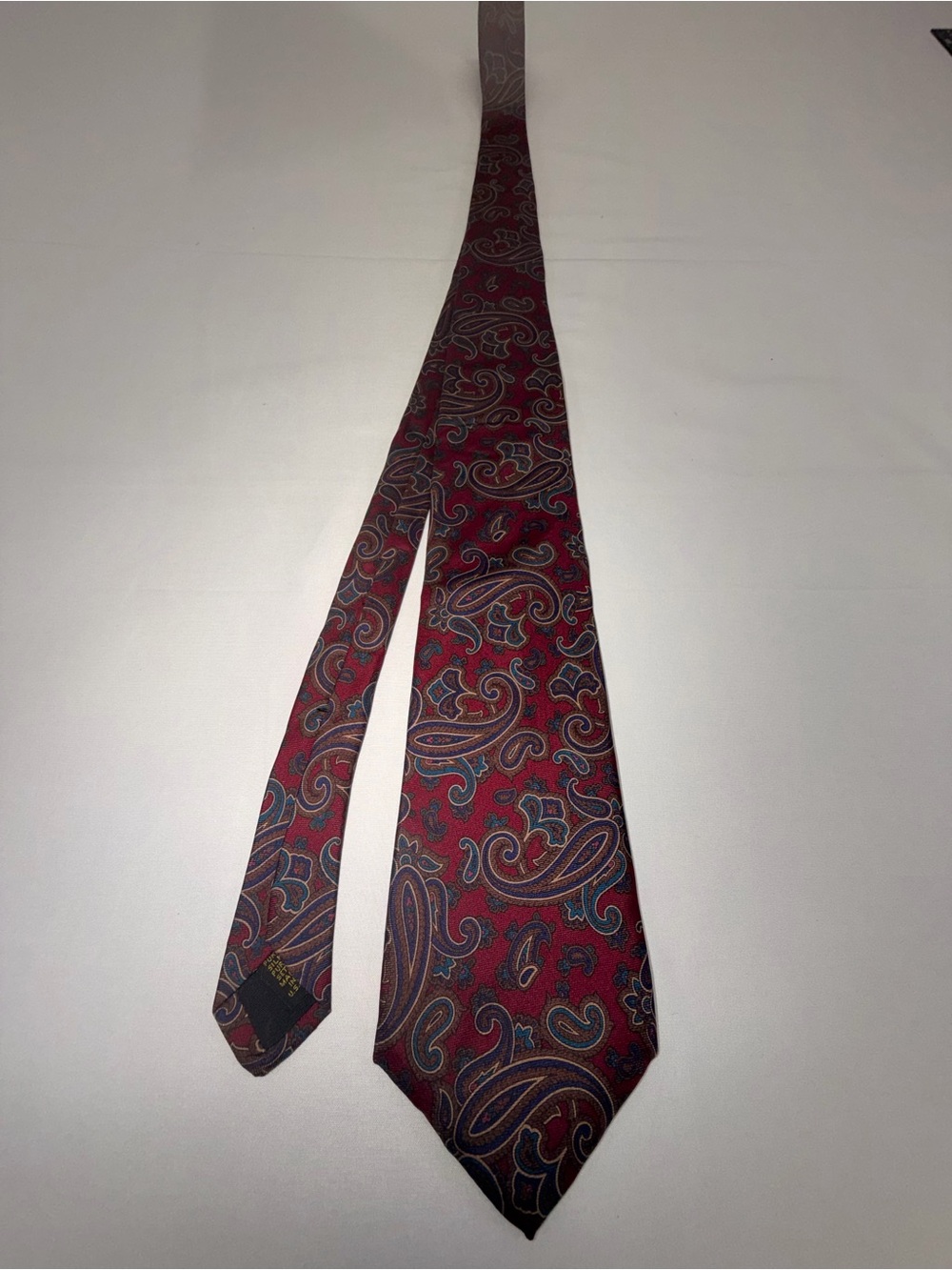 Mallory & Church Mens Silk Tie Burgundy Paisley Made USA Vintage Necktie 3.5”